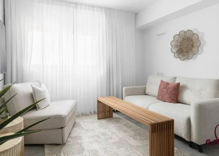 Family Apartment Next To The Sea - By Edom