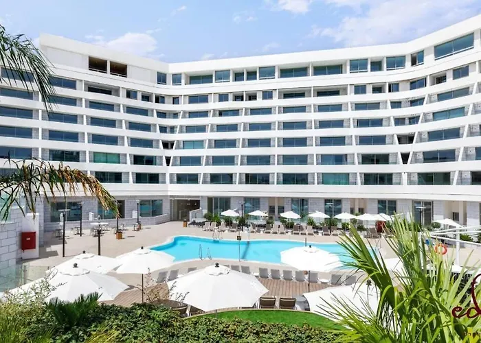 Family Apartment Next To The Sea - By Edom